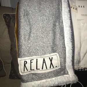 Rae Dunn “Relax” Sherpa blanket